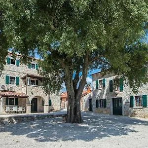 Antonci-18, Pool, 3 Houses, Jacuzzi, Private Territory Antonci (Porec)